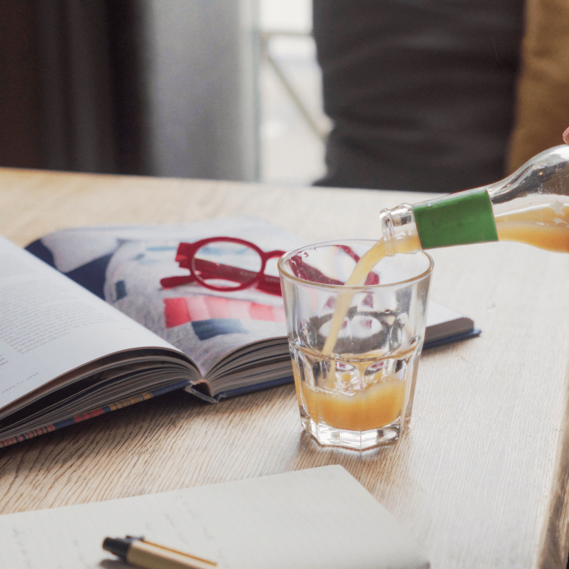 Clear lens glasses Circle Twist - red