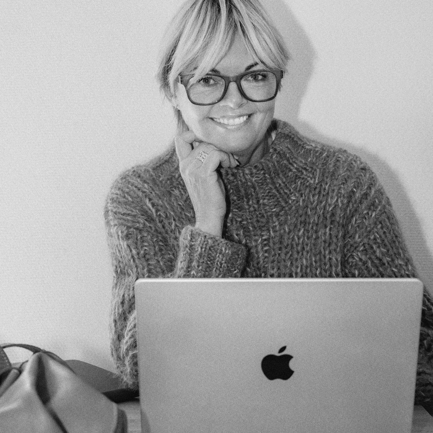 Clear lens glasses Type B - black